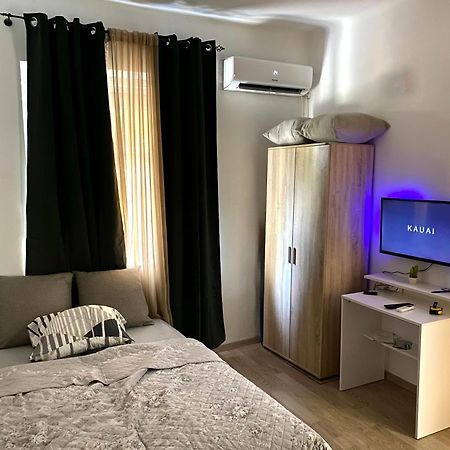 Center Studio Apartment Подгорица Екстериор снимка