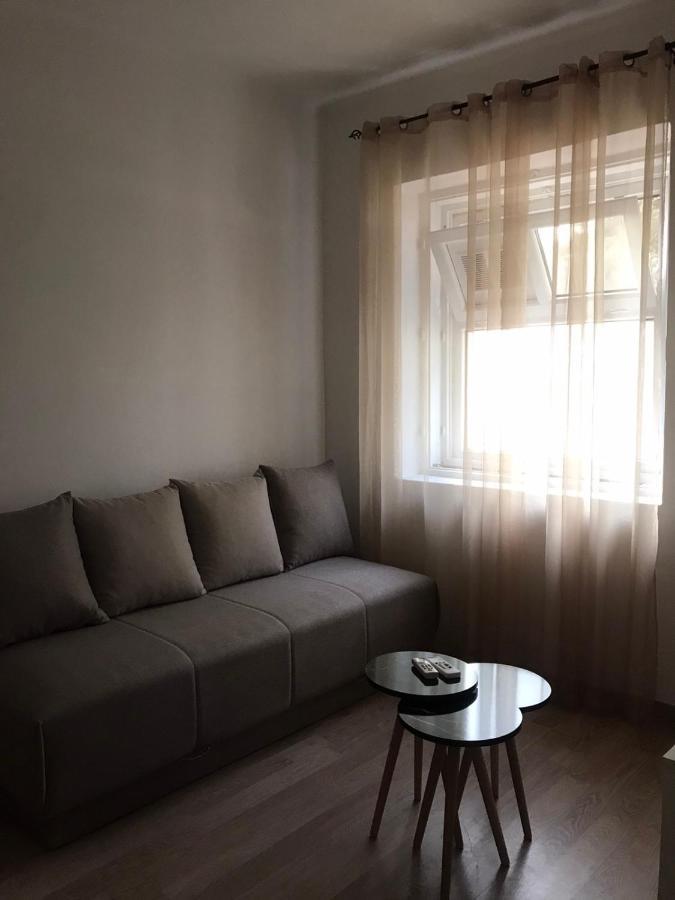 Center Studio Apartment Подгорица Екстериор снимка